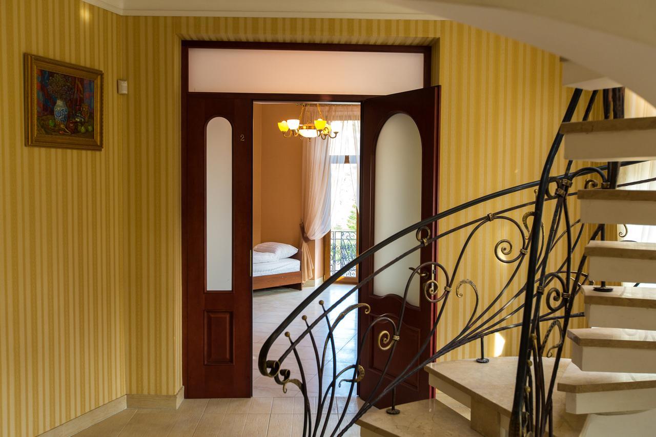 10 Rooms Lviv Exterior photo