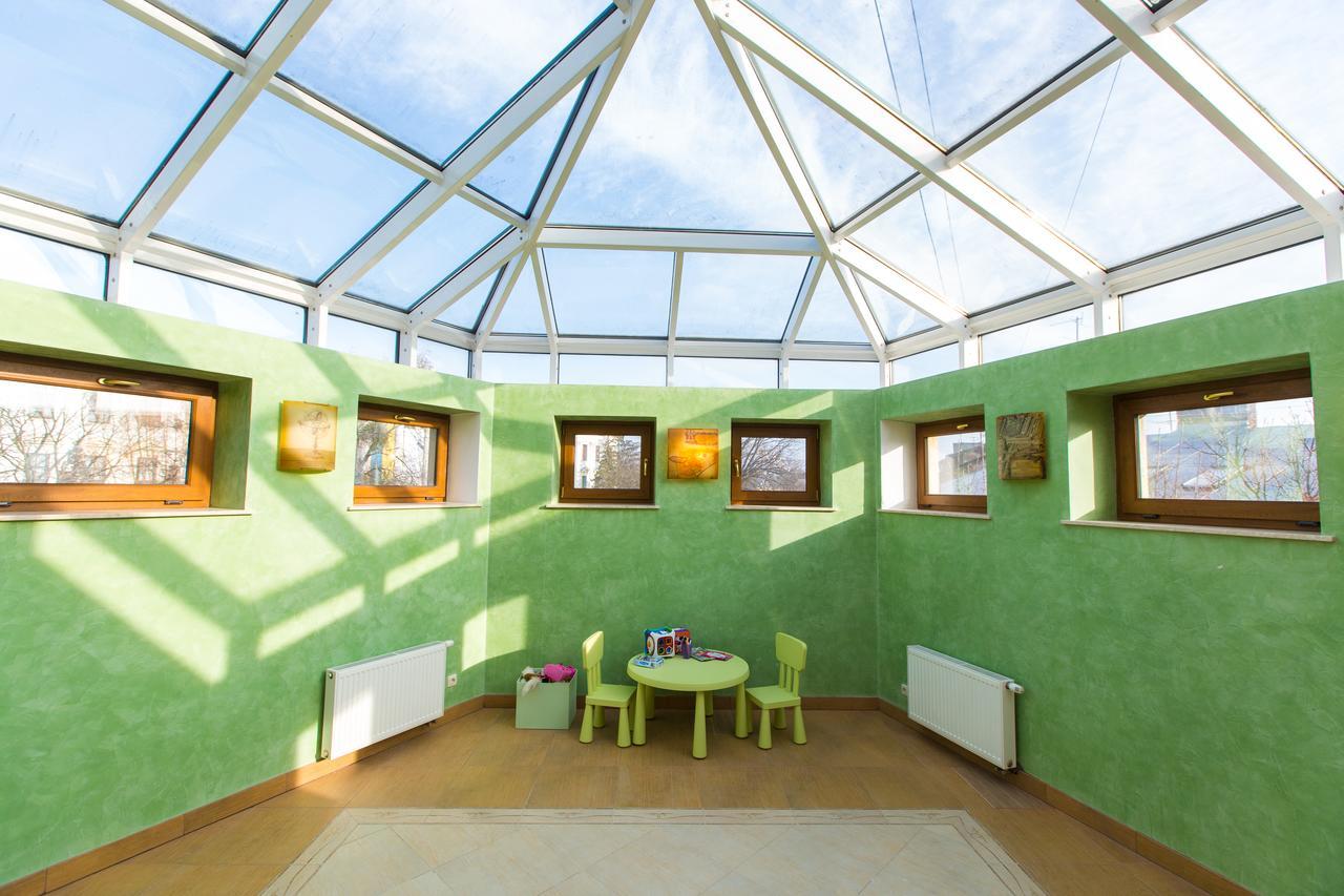 10 Rooms Lviv Exterior photo