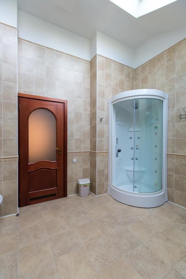 10 Rooms Lviv Exterior photo
